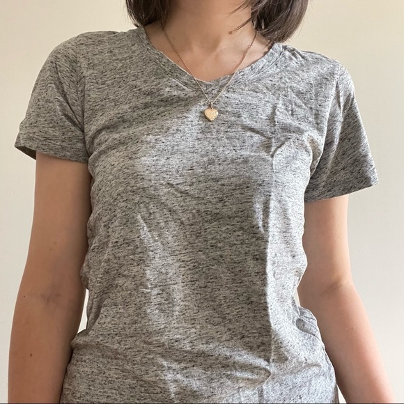 UNIQLO HEATHER GREY V-NECK  -TEE - XS - Picture 4 of 12